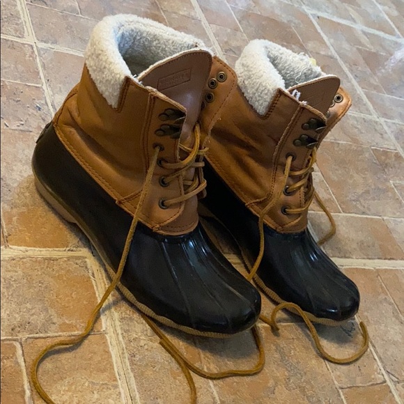 Sperry Shoes - Sperry Saltwater Duck boots size women’s 8